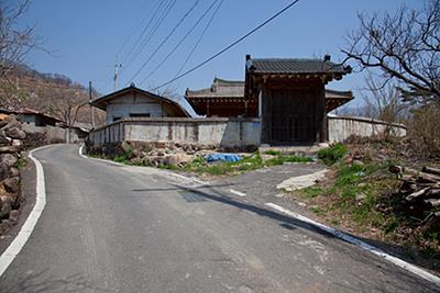 동곡재 입구 썸네일 이미지